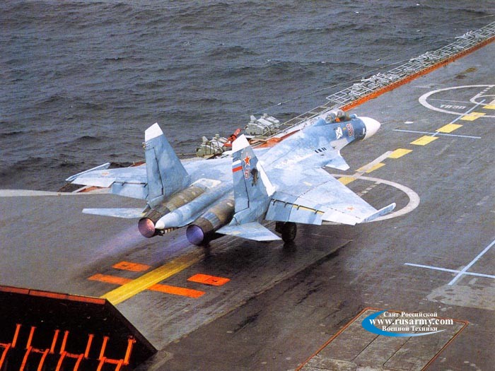 Самолет Су-33