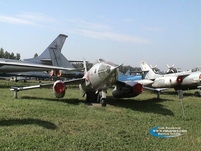 Самолет Як-27