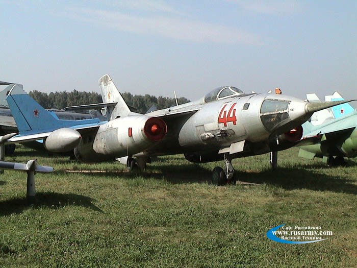 Самолет Як-28